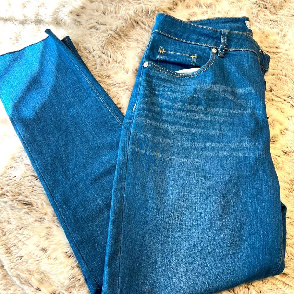 👖SIZE 10 LOFT JEANS👖